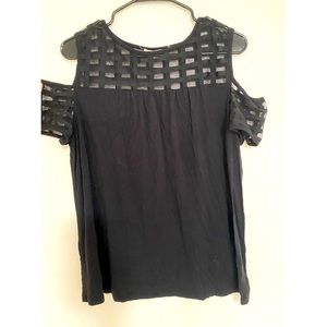 Open shoulder mesh neckline blouse